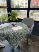 رمية كنب بخيوط البوفي فور 85*50