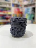 خيط تيشيرت رمادي غامق جداً