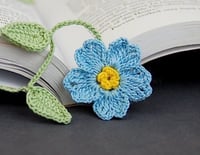 فاصل كتب كروشيه بأشكال والوان متنوعة -قطعتين- Book...