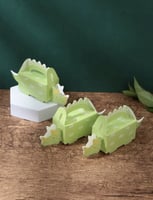 توزيعات جاهزة ومعبئة "10 حبات" ديناصورات خضراء