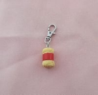 ميدالية خيط كروشيه صغيرة - قطعة وحدة -