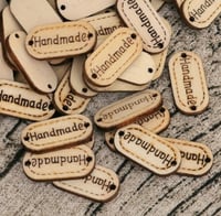 لوجو خشب Handmade ( 3 حبات )