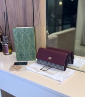 شنطة قوتشي عنابي صغير