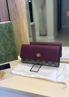 شنطة قوتشي عنابي صغير