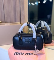 شنطة ميو ميو اسود