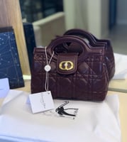 شنطة ديور عنابي مطفي صغير