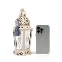 فانوس رمضان فاخر وأنيق بإنارة داخلية باللون البيج