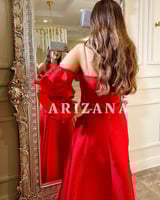 فستان لون احمر ناري