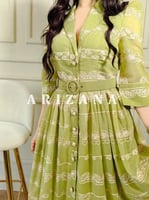 فستان انيق ميدي تفاحي