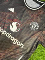 تيشيرت مانشستر يونايتد الاحتياطي 2025/2026 – فئة ا...