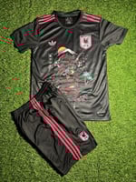 طقم اليابان نسخة الساموراي فئة الجمهور 24/25