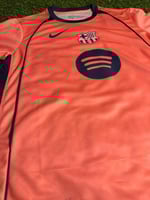 طقم برشلونة الاحتياطي البرتقالي موسم 2025/2026