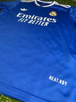 طقم ريال مدريد الاحتياطي (الأزرق) موسم 2025/2026