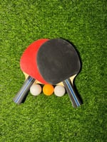 طقم مضرب تنس طاولة + 3 كرات