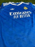 تيشيرت ريال مدريد الثاني الأزرق 2026 – فئة اللاعبي...