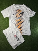 طقم الاتحاد الابيض 24/25 فئة الجمهور