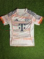 تيشيرت بايرن ميونخ الابيض 2026 - فئة اللاعبين