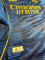 تيشيرت ريال مدريد 2026 بتصميم لويس فيتون - فئة الل...