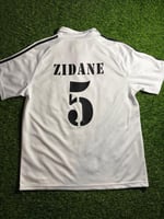 طقم ريال مدريد فئة الجمهور نسخة زيدان 2003/2002