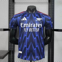 تيشيرت ارسنال الثالث فئة اللاعبين 2025/26