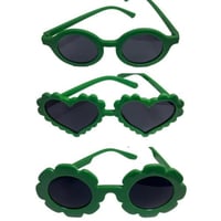 نظارات لون أخضر