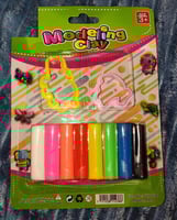 صلصال مع قوالب