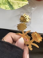 13 بروش سيفين ونخلة لليوم الوطني