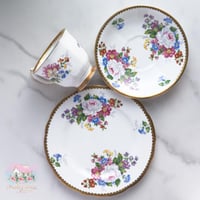 3426 كوب مع صحنين انتيك من رويال ستافورد