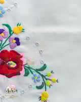 3684 مفرش انتيك مطرز طريق الزهور