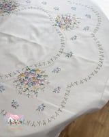 3626 مفرش مطرز باقة النعومة