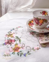 3602 مفرش رنر طاولة مطرز