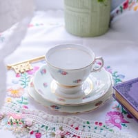 3432 كوب مع صحنين انتيك من كولكلوڤ