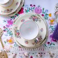 3502 كوب قهوة مع صحنين انتيك من كولكلوڤ Colclough...