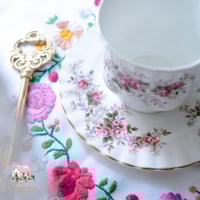 3496 كوب مع صحن انتيك من رويال البرت Royal Albert