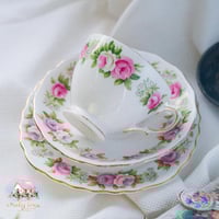 3526 كوب مع صحنين انتيك من كولكلوڤ Colclough (رقم...