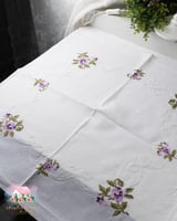 3648 مفرش أناقة البنفسج المطرز