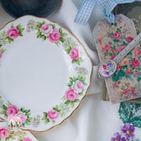 3526 كوب مع صحنين انتيك من كولكلوڤ Colclough (رقم...