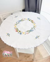 3772 مفرش مطرز انتيك اكليل الورد