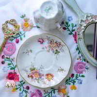 3494 كوب مع صحن انتيك من رويال كراون Royal Crown