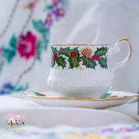 3530 كوب مع صحن انتيك من كوينز Queen's