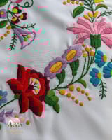 3634 غطاء مخدة زهور البهجة (مطرز يدويا)