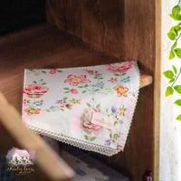 3457 مفرش بحواف دانتيل من جرين جيت Columbine