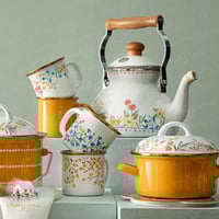 3150 ابريق معدني مورد أنيق بقبضة خشبية