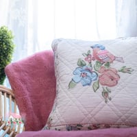 3468 كوشن مطرز بوجهين من جرين جيت Ellie white