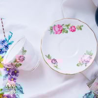 3528 كوب مع صحن انتيك من كولكلوڤ Colclough