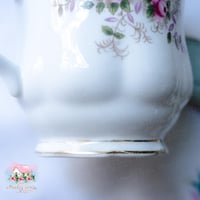 3496 كوب مع صحن انتيك من رويال البرت Royal Albert