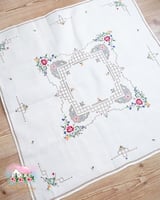 3710 مفرش مطرز انتيك Meadow Bloom