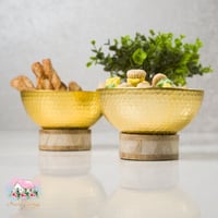 3400 زبدية ذهبية مع قاعدة خشبية للتقديم