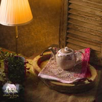 3297 مفرش ورود بني بحواف دانتيل من بيب ستوديو