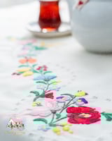 3684 مفرش انتيك مطرز طريق الزهور